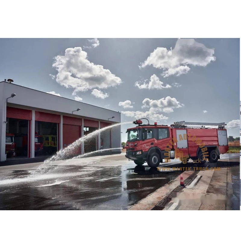 Airport Fire Truck With Two Fire Monitors