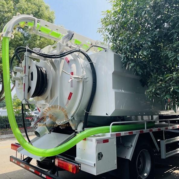 Hydraulic Boom And Rear Parts Of Sewer Jetting Truck.