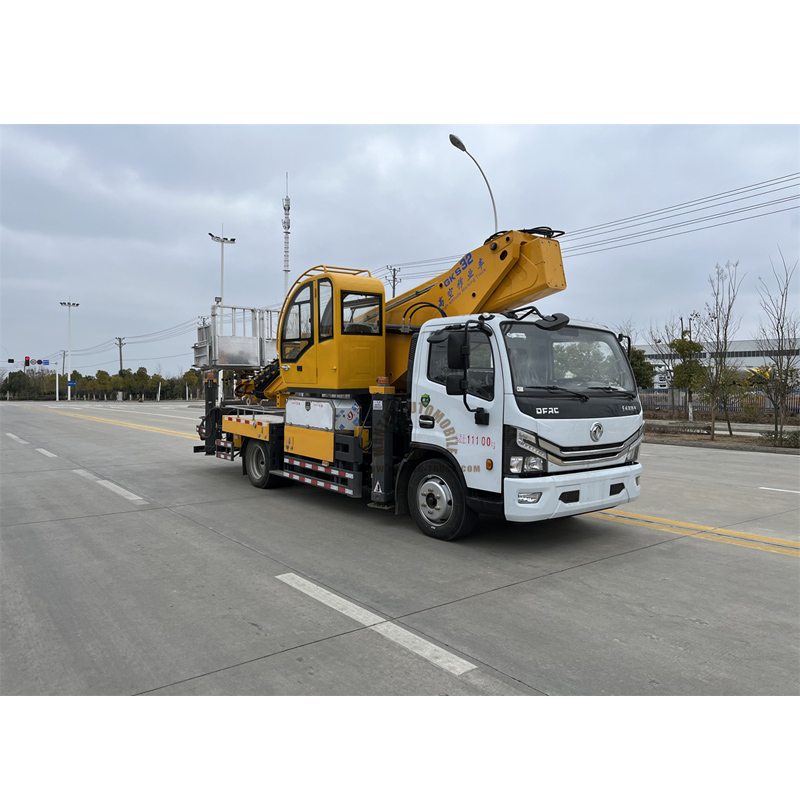 telescoping boom truck