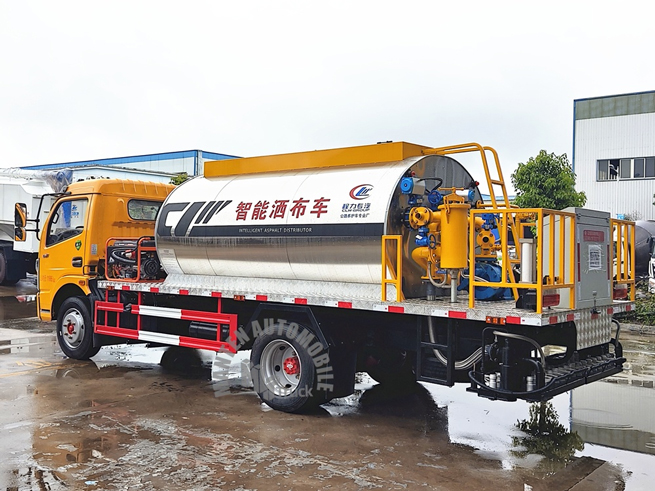 Record the Production of Bitumen Distributor Truck for Exporting Project